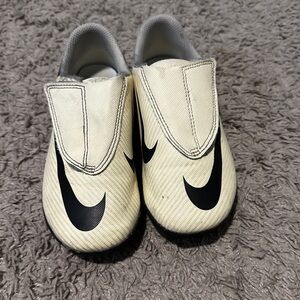 Nike Jr. Mercurial Vapor 15